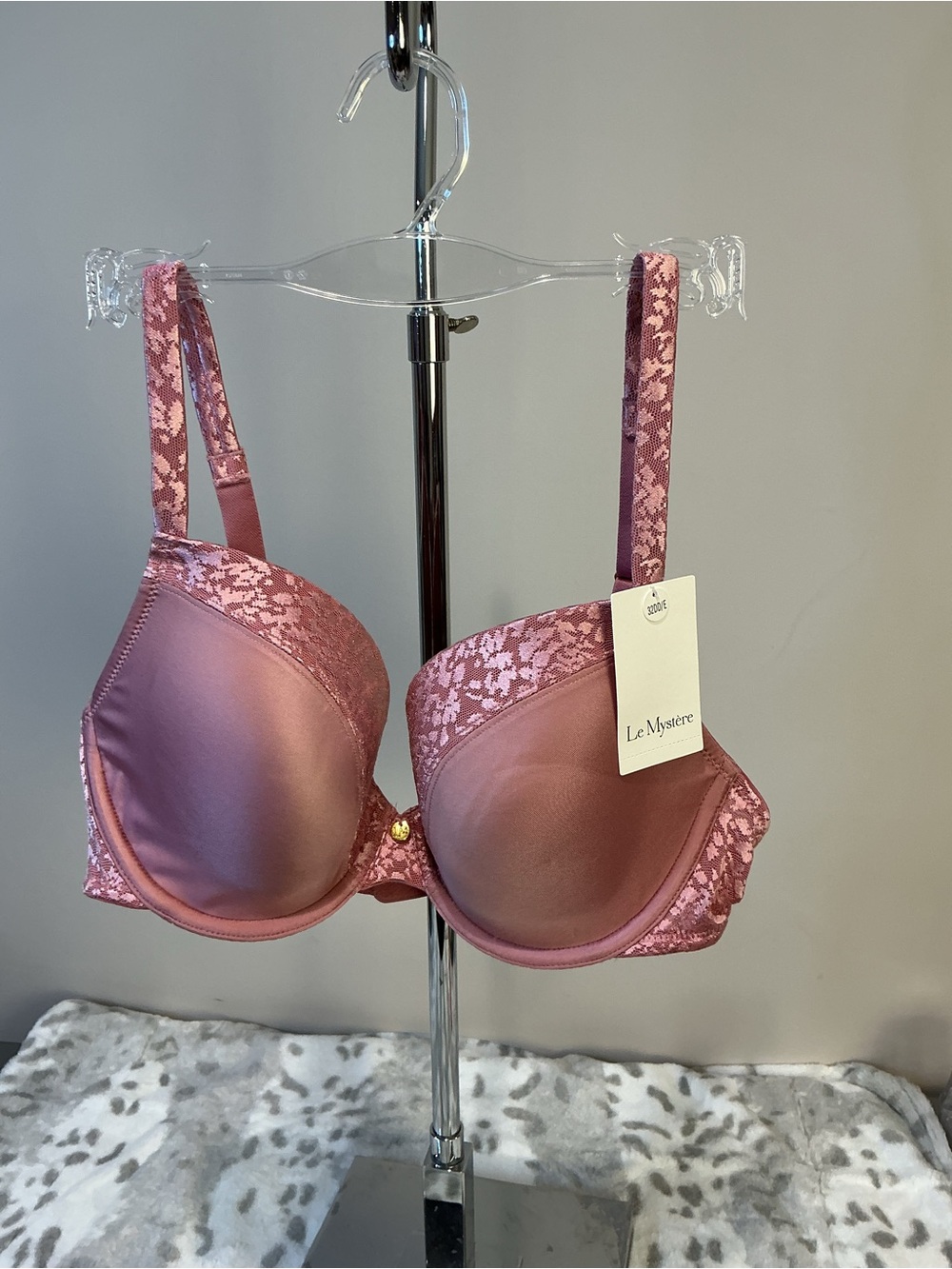 Le Mystere Safari Dusty Rose Satin Lace Underwire Bra, 32DD, NWT